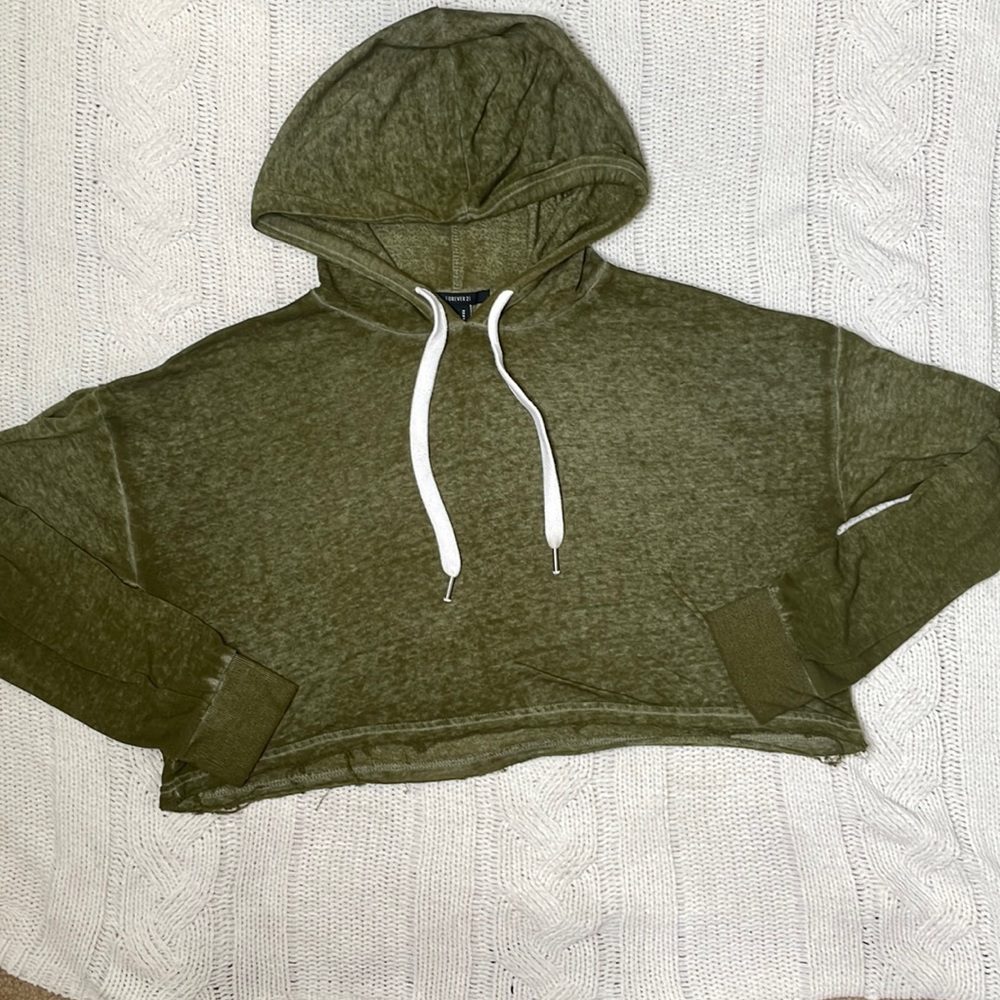 Forever 21 Cropped hoodie 💚